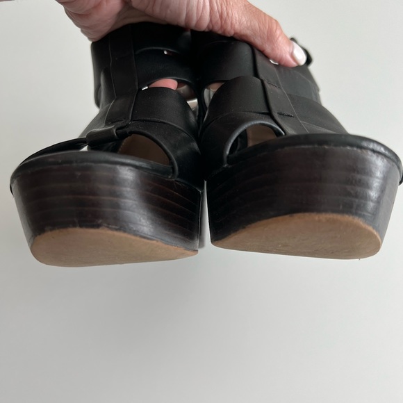 Saks Fifth Avenue wedge sandal - Picture 4 of 5